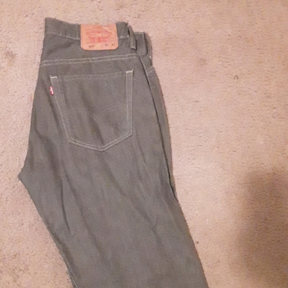 Mens Levi jeans - Picture 2 of 3